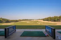 Zipeng Mountain Guangyuan International Conference Center - Gym