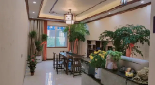 鎮雄鑫垚ホテル