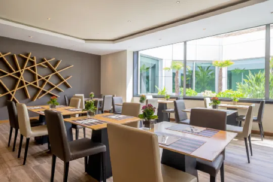 HF Ipanema Park Отели в г. Порту