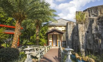 Anyuan Sanbaishan Hot Spring Resort Hotel