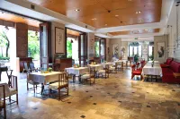 Four Seasons Ocean Courtyard Hotel Sanya - breakfast