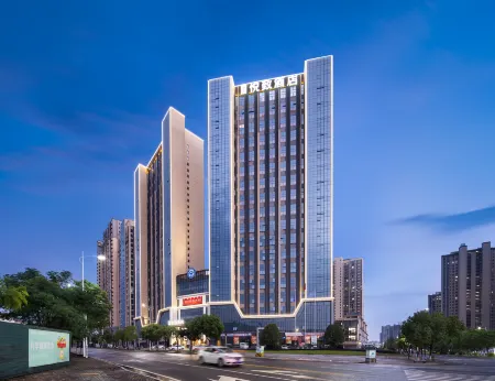ROYGEM Hotel Longnan Yingbin Boulevard, Longnan Отели рядом с достопримечательностью «Binjiang Square»
