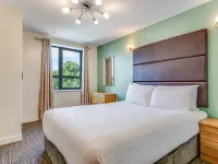 Roomzzz Leeds Headingley Hotels near Headingley Stadium