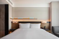 Novotel Hotel Shanghai Pudong center by Accor (Free shuttle service to Pudong airport&Disneyland ） - bar