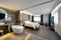 Pujing Waiting Hotel (Shanghai People'S Square Xinzha Road Subway Station)