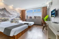 Shijia Fashion Hotel (Xinxiang East Railway Station) Hotels near Muye Park