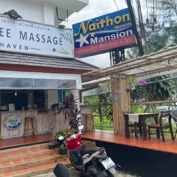 Aromdee @ Naithon Beach Отели рядом с достопримечательностью «Пляж Наитхон»