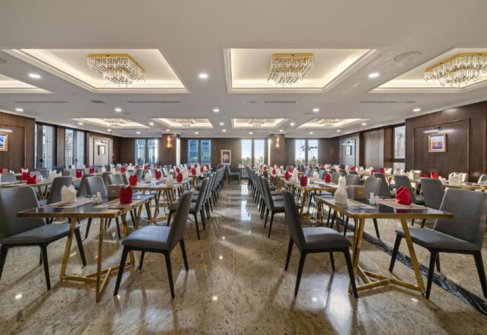 Golden Lotus Luxury Hotel Da Nang