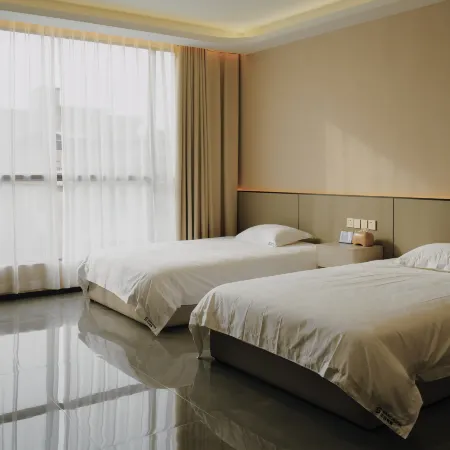 Shibing Sanchuan E-sports Hotel