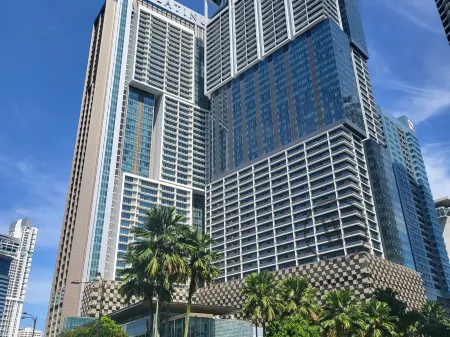 Platinum 2吉隆坡白金2雙子塔無邊泳池KLCC Whitfield