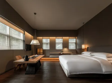 the Hidden Place Hotel Отели рядом с достопримечательностью «Tiexiang Temple»