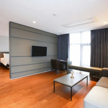WesternLife Hotel