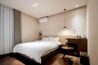 Luoqi Ancient City. Muyi Homestay