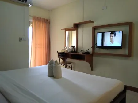 Thitikorn Grandview Отели в г. Рангсит