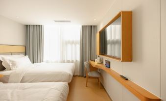 Xinyi International Hotel (Beijing Guomao CBD Sihui Subway Station Store)