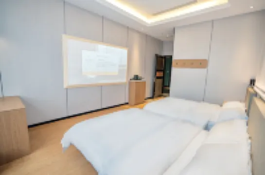 Happy Movie Hotel (Wanning High Speed Rail Station Store)