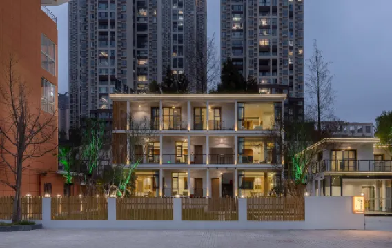 Tranquil Maple Residence Embracing Nature View Resort