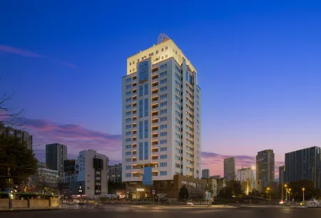 Maps Hotel Отели рядом с достопримечательностью «China Dinosaur Land»