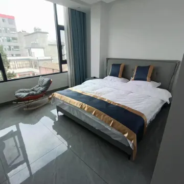 Luoping Huaqing Yueshe Homestay