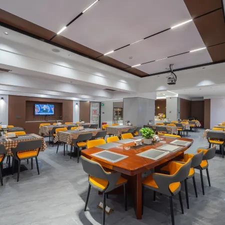Vienna Hotel (Yichun Administration Center Store)