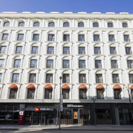 ibis Istanbul Sisli Отели рядом с достопримечательностью «Trump towers»