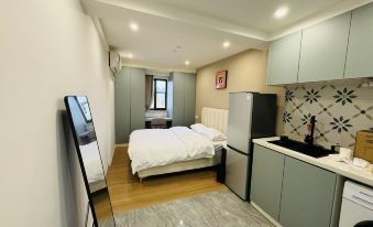Ruyuan Apartment (Shanghai New International Expo Center Huamu Road Store)