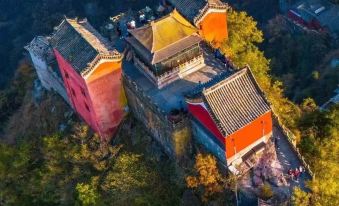 Wuyue Xintai Hotel in Wudang Mountain