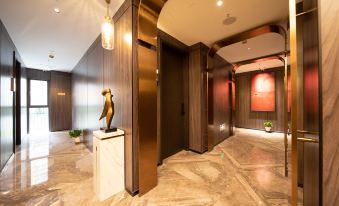 Golden Eight Immortals Hotel