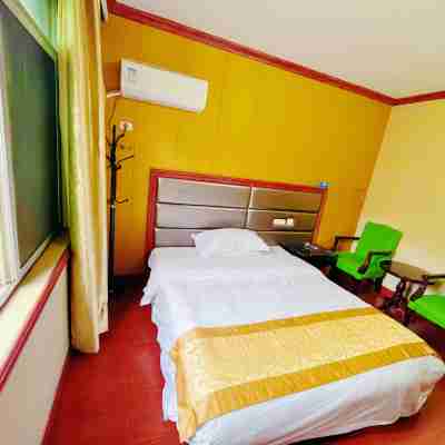 Huitong Yingchun Hotel Rooms