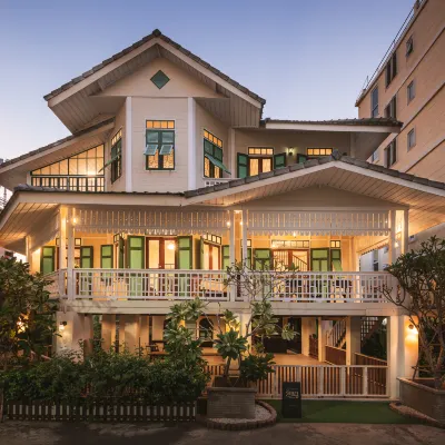Wallaya Heritage Stay Hotels near Thai International Library