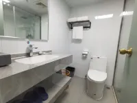 Guangzhou Huahai Hotel (Jiangnanxi changgang Metro Station) Hotels near Loft 345
