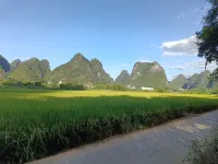 HuayueMinshuku  (Yangshuo West Street Branch) - pemandangan pegunungan