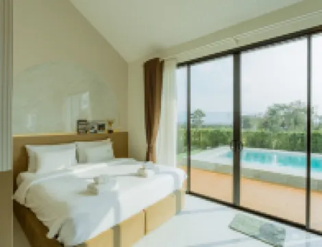 ดิเอเวอร์เรส พูลวิลล่า เขาใหญ่