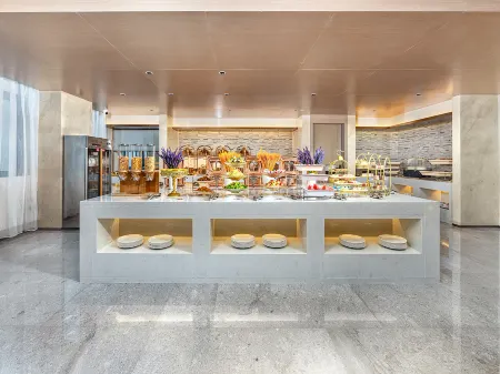 Lavande Hotel (Langfang Yongqing) Отели в г. Юнцинь