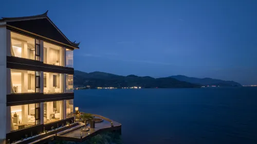 Aurora | Guyu Half Mountain Full Sea View Designer Resort Hotel (Dali Erhai Branch) - con vistas al mar