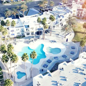 Serene Vegas Boutique Hotel Las Vegas Отели рядом с достопримечательностью «Лас Вегас Стрип»