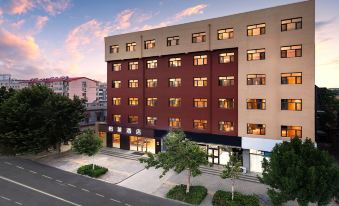 Elan Hotel(Cangzhou Nanpi Xinhe commercial building hotel