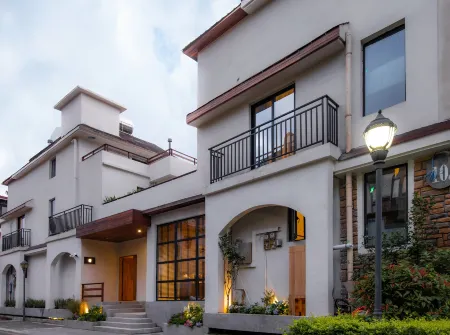 Green Moment Hotel Отели рядом с достопримечательностью «Three Natural Bridges»