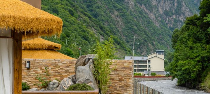 Zhuishan Mingjing Hot Spring Resort Hotel Hotels in Li County