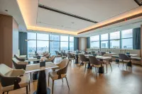 PHIREN High-Rise River View Hotel (Nanchang The Mixc Ferris Wheel Star Nanchang) - 3성급