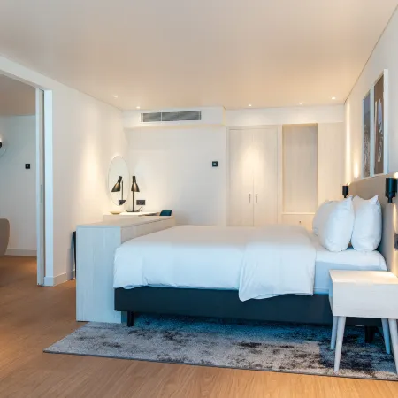โรงแรมราดิสสัน นีซ์ แอร์พอร์ต โรงแรมในนีซ