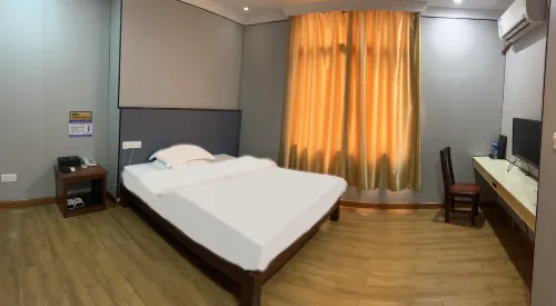 Yuejukangda Hotel (Longmen)