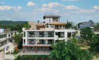 Traveler chasing the moon, designer seaside homestay