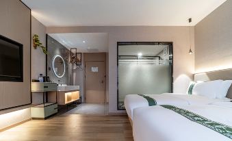 Liuzhou Platinum Hotel (Queershan Park Baisha Bus Station Branch)