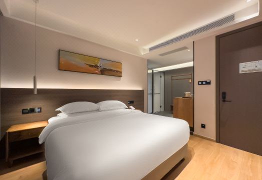 TRAVEL TREE INN 침실