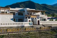 Trip.com Group Country Retreats  (Ah He Road Joint Resort) Các khách sạn ở Altay