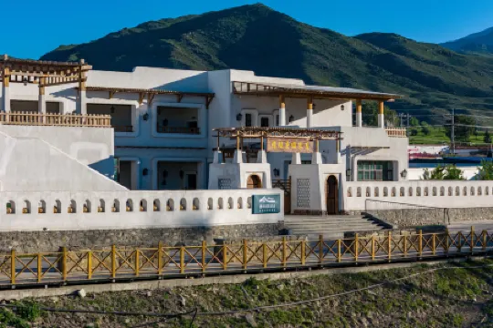 Trip.com Group Country Retreats  (Ah He Road Joint Resort) Отели в г. Алетайши