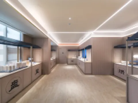 HanTing Hotel (Xiangyang Gucheng Yufeng Century Plaza) Hotels in Gucheng