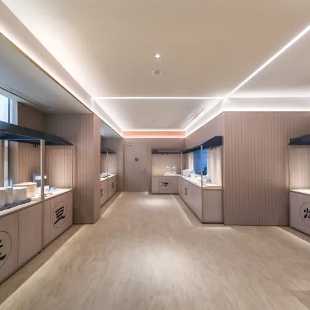 HanTing Hotel (Xiangyang Gucheng Yufeng Century Plaza)