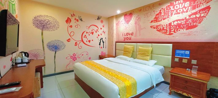 Daqing fruit holiday Fashion Hotel Hotel di Daqing